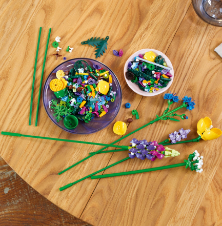 Конструктор LEGO Icons Botanicals Букет польових квітів фото