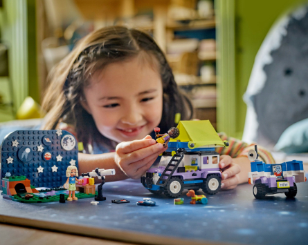 Конструктор LEGO Friends Кемпінговий автомобіль для спостереження за зірками фото