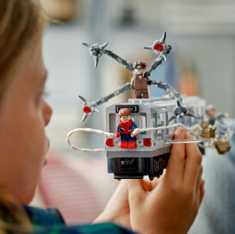 Конструктор LEGO Super Heroes Людина-Павук проти Дока Ока: Сцена в метро фото