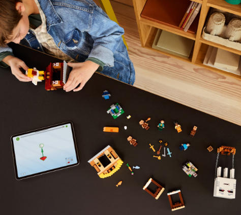 Конструктор LEGO Minecraft Напад на село з повітряною кулею Ґаст фото